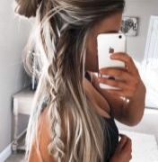 Lovely 15+ Fabulous Women's Long Hair Hairstyles Ideas for Your Easy Going Summe...