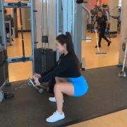 3 sets | 15 reps - sumo squat into RDL performed by Alex Rice! She trains in the Ultra Seamless Shorts, coming soon!  #Gymshark #Workout #Target #Fitn... pin.2elci.com Best Pinner Site